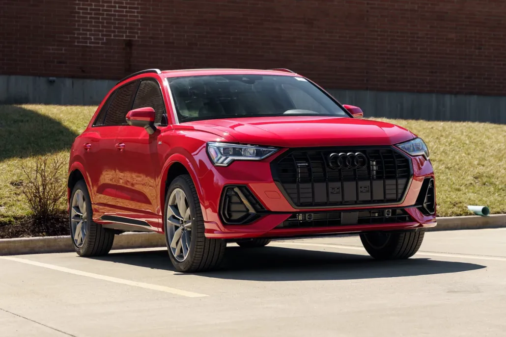 2025 Audi Q3 S line Premium photo 1