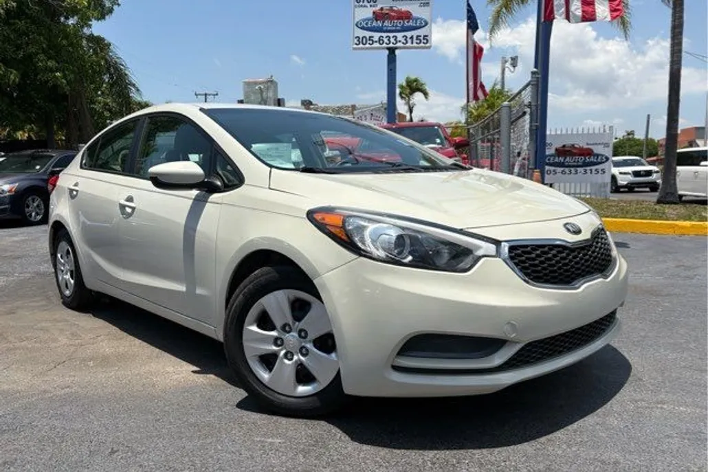 2015 Kia Forte LX photo 1