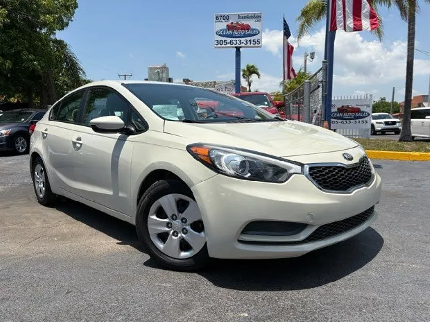 2015 Kia Forte LX photo 1