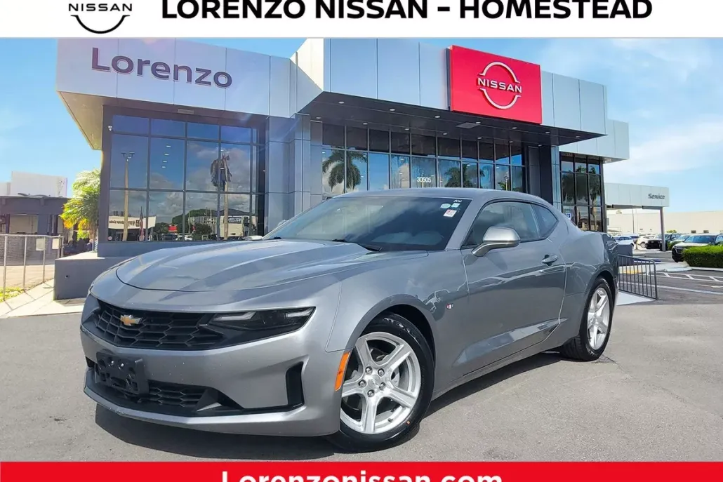 2023 Chevrolet Camaro 1LT photo 1