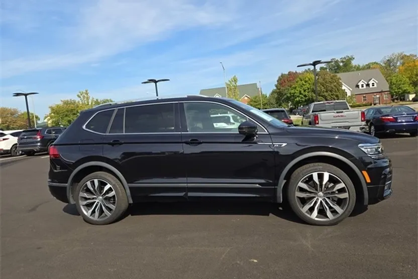 2020 Volkswagen Tiguan SEL Premium R-Line photo 1