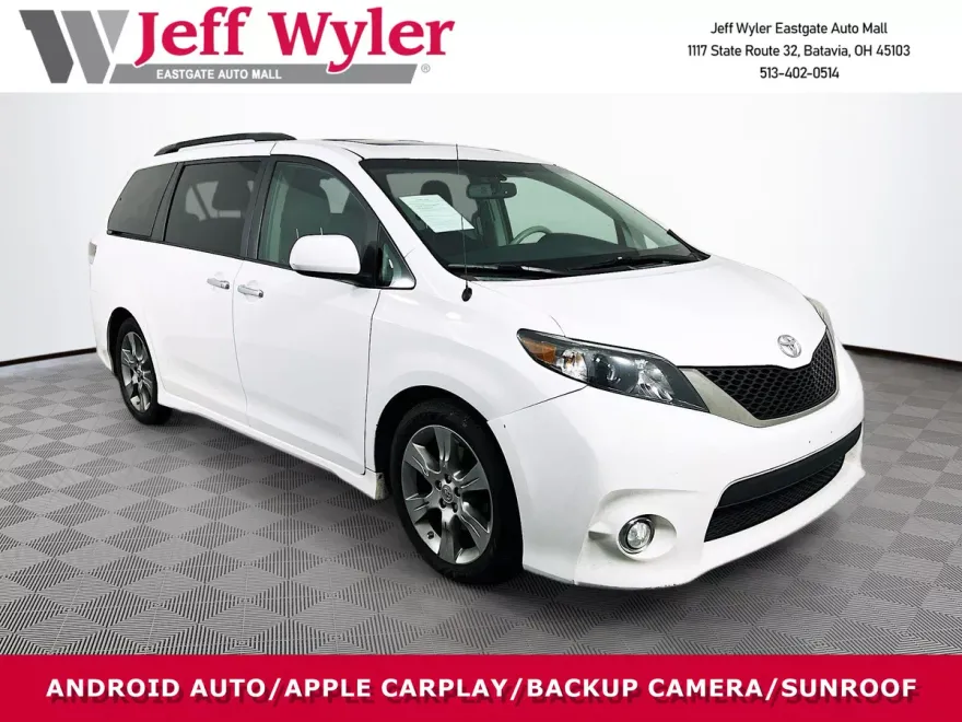 2014 Toyota Sienna SE photo 1
