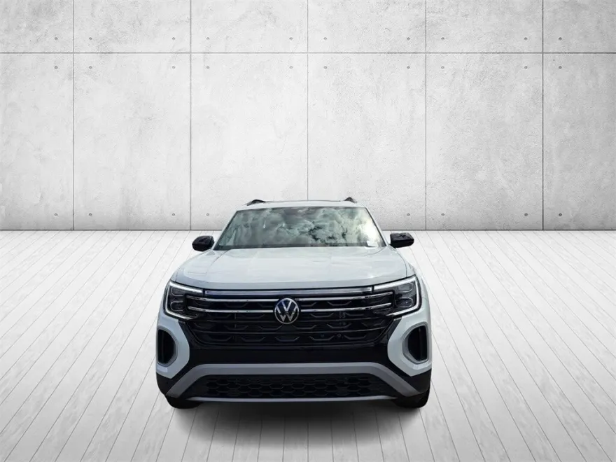 2025 Volkswagen Atlas SE Technology Peak Edition photo 1