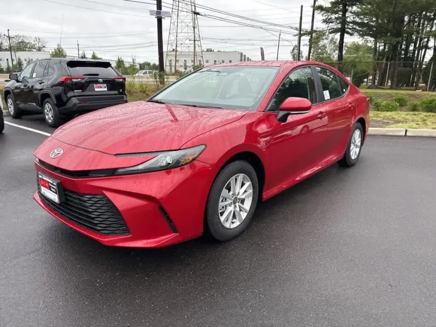 2025 Toyota Camry LE photo 1