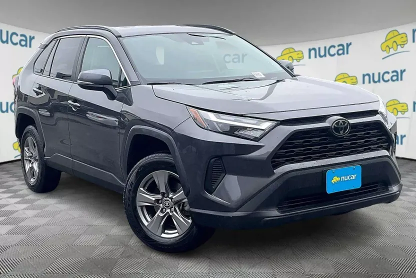 2024 Toyota RAV4 XLE photo 1