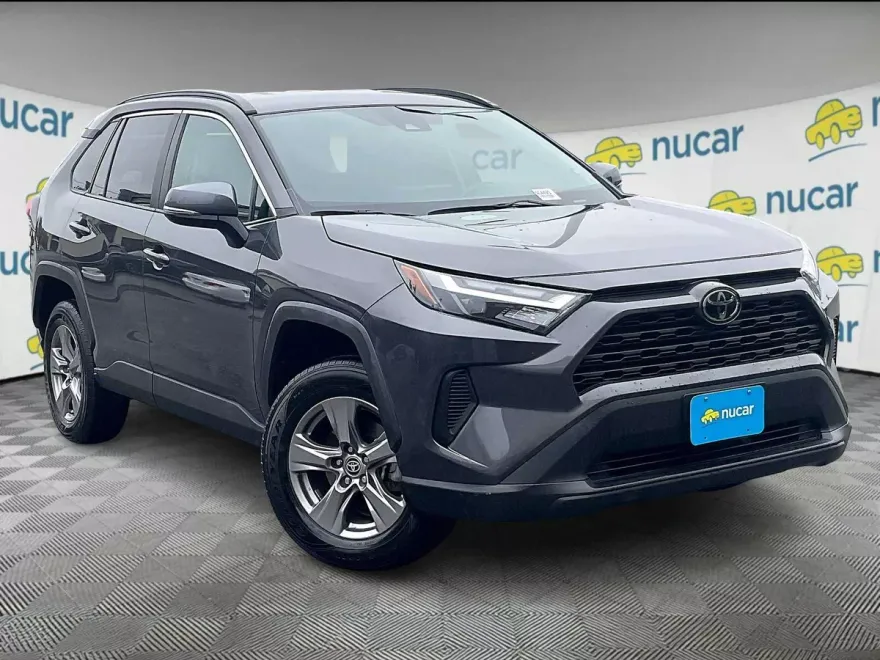 2024 Toyota RAV4 XLE photo 1