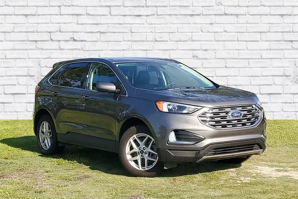 2022 Ford Edge SEL photo 1