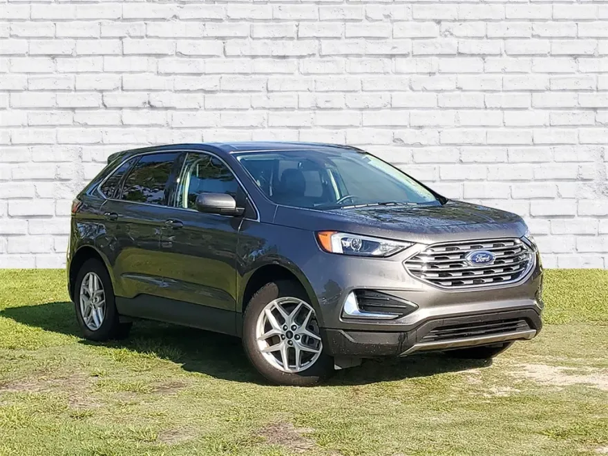 2022 Ford Edge SEL photo 1