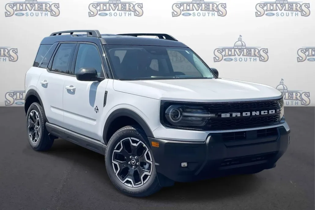 2025 Ford Bronco Sport Outer Banks photo 1