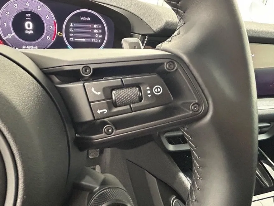 2024 Porsche Cayenne Base photo 22