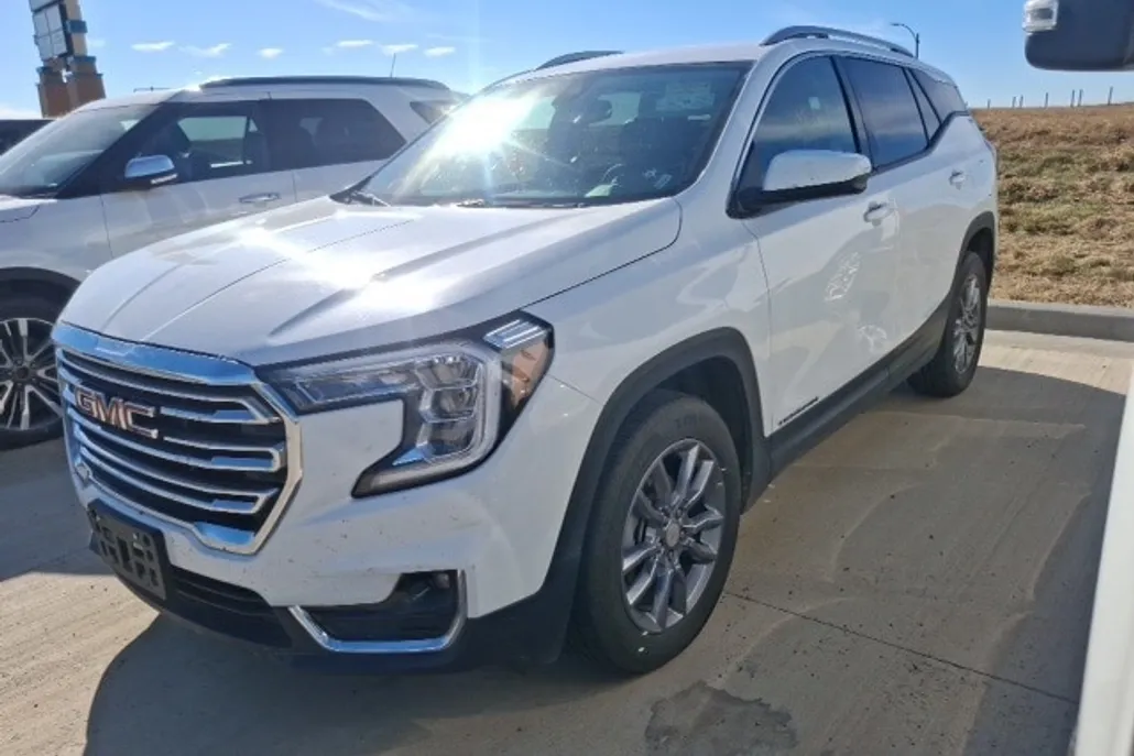 2024 Gmc Terrain SLT photo 1
