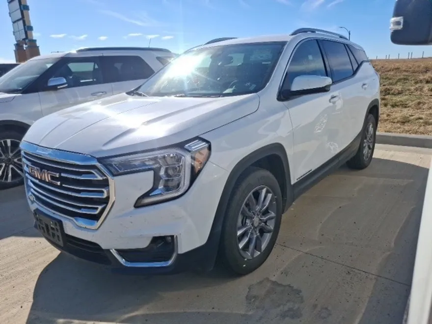2024 Gmc Terrain SLT photo 1