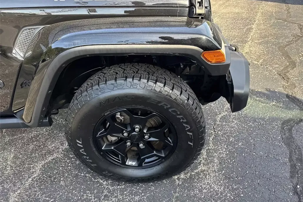 2021 Jeep Gladiator Sport photo 1