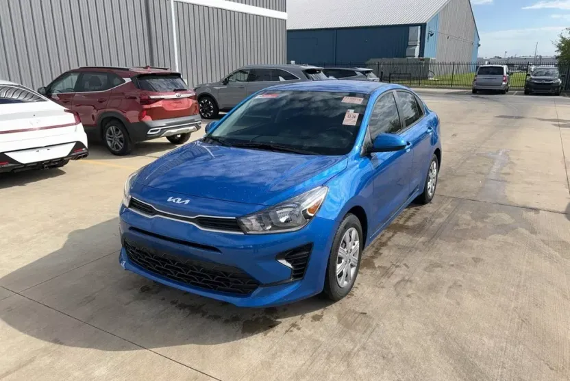 2023 Kia Rio S photo 1