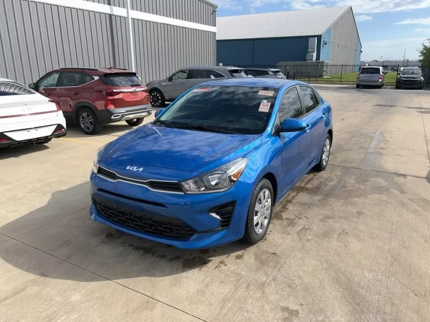 2023 Kia Rio S photo 1