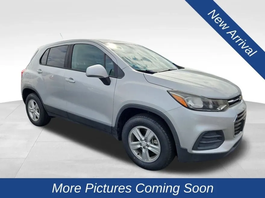 2017 Chevrolet Trax LS photo 1