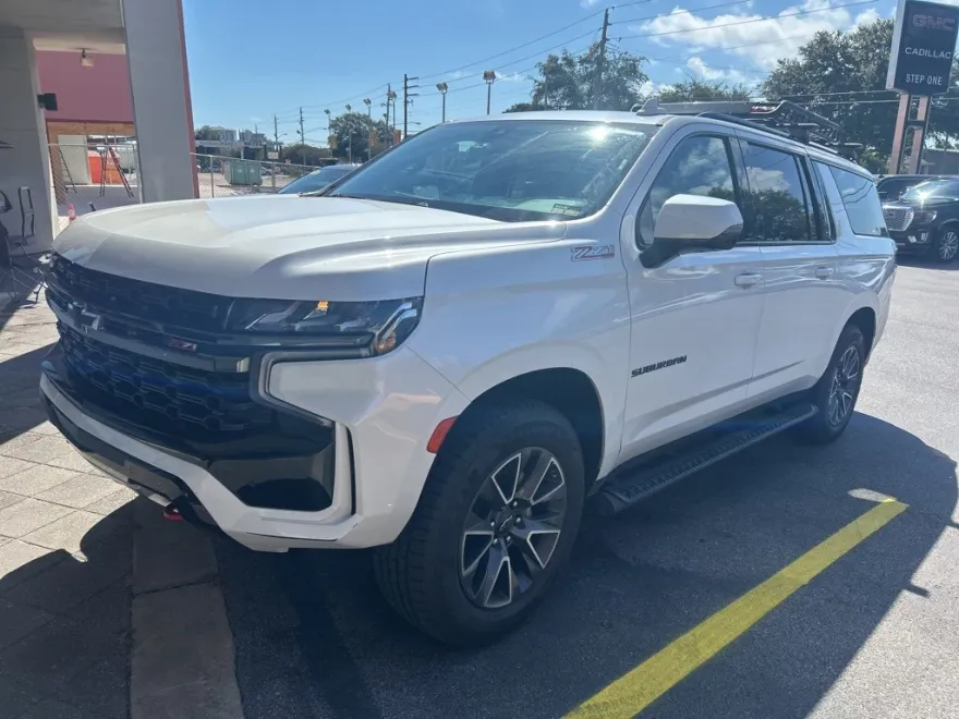 2021 Chevrolet Suburban Z71 photo 1