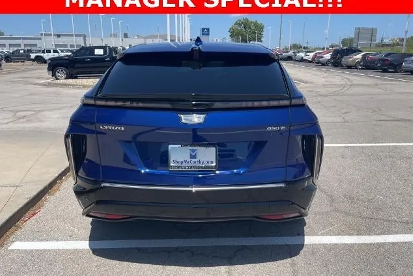 2024 Cadillac Lyriq Luxury photo 1