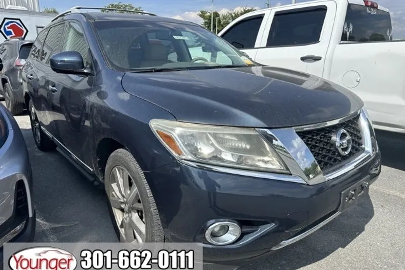 2014 Nissan Pathfinder Platinum photo 1