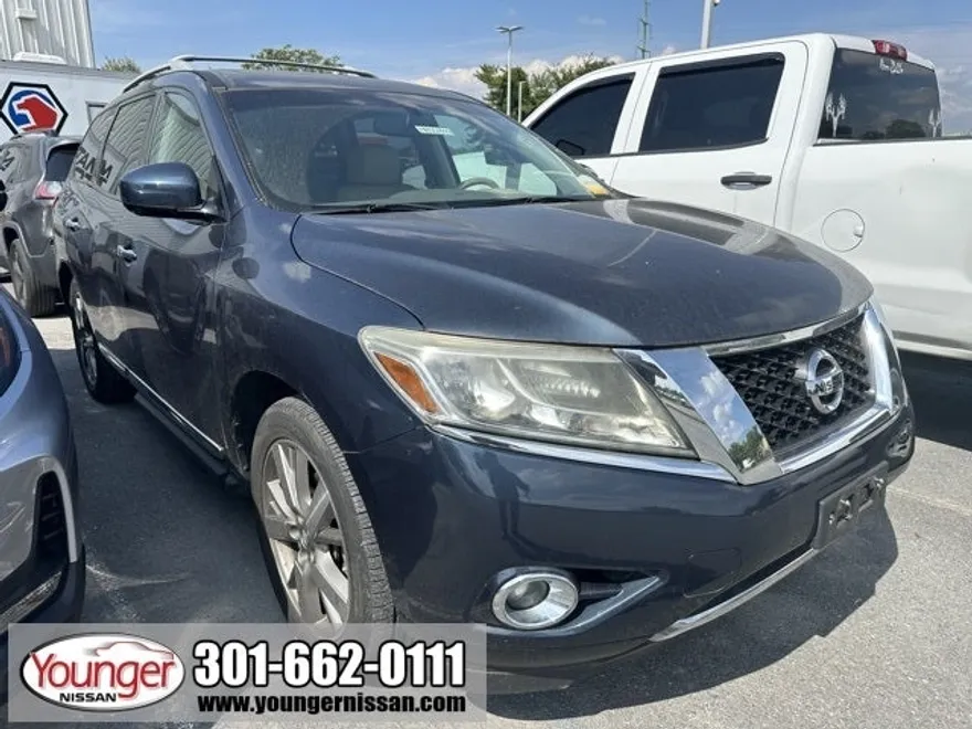 2014 Nissan Pathfinder Platinum photo 1