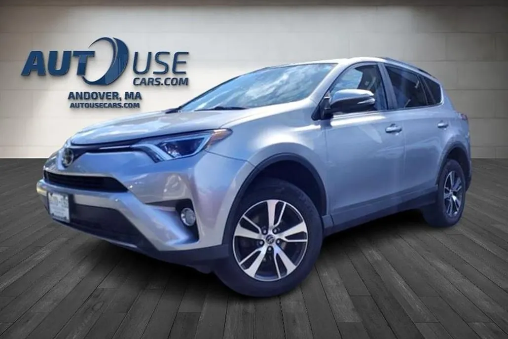 2018 Toyota RAV4 XLE photo 1