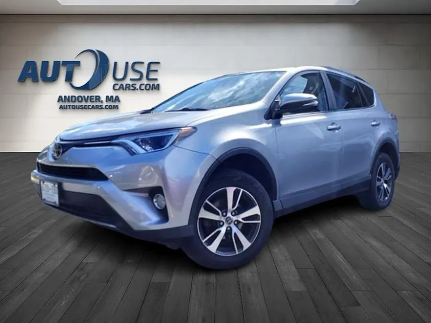 2018 Toyota RAV4 XLE photo 1