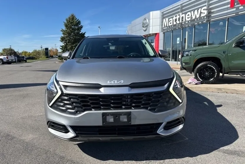 2023 Kia Sportage Hybrid LX photo 1