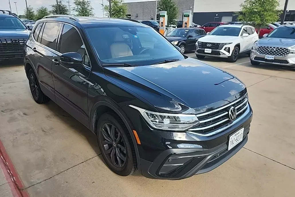 2024 Volkswagen Tiguan SE Wolfsburg Edition photo 1