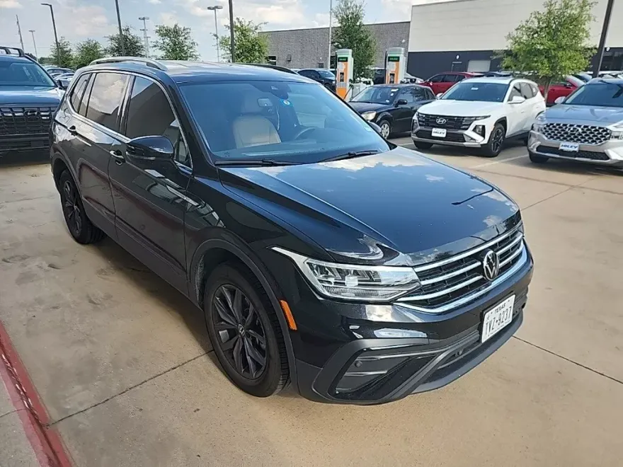 2024 Volkswagen Tiguan SE Wolfsburg Edition photo 1