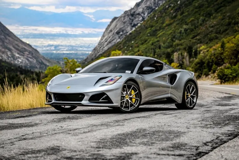 2024 Lotus Emira First Edition photo 1