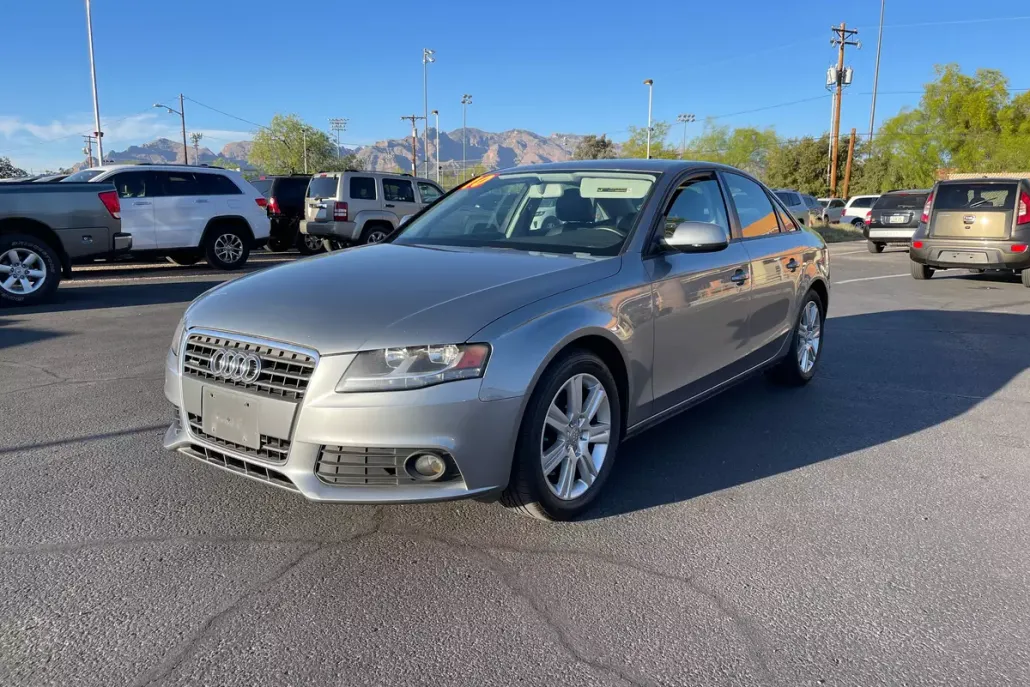 2010 Audi A4 2.0T Premium photo 1