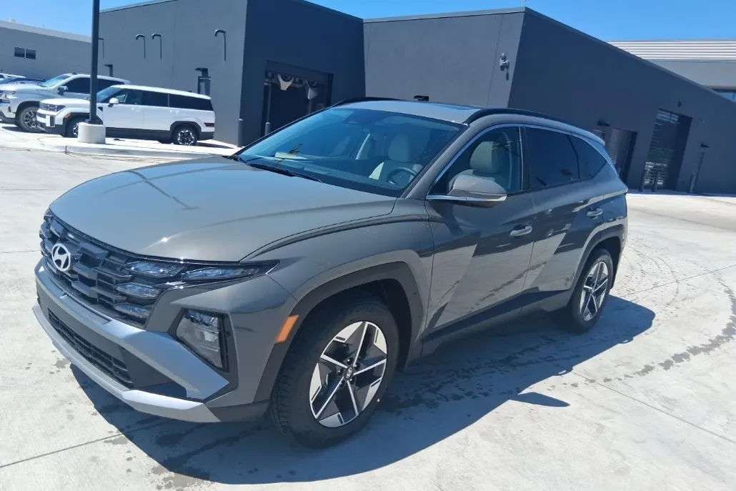 2025 Hyundai Tucson SEL Convenience photo 1