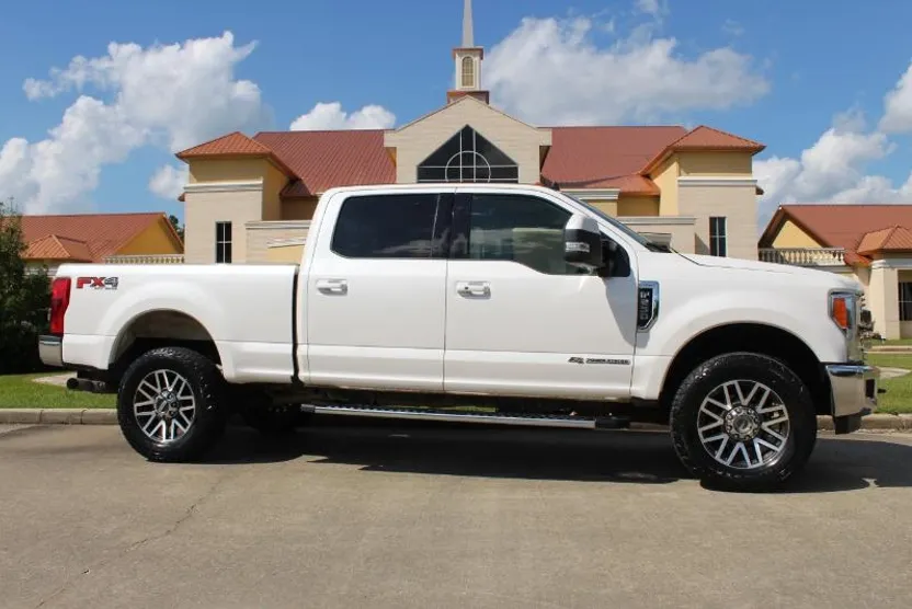 2019 Ford F-250 Lariat photo 1