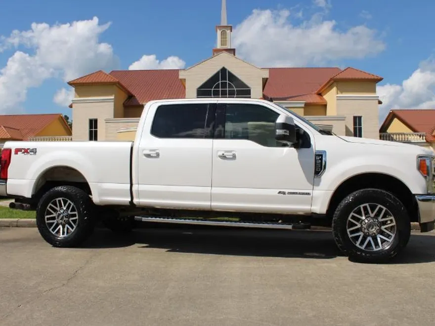 2019 Ford F-250 Lariat photo 1