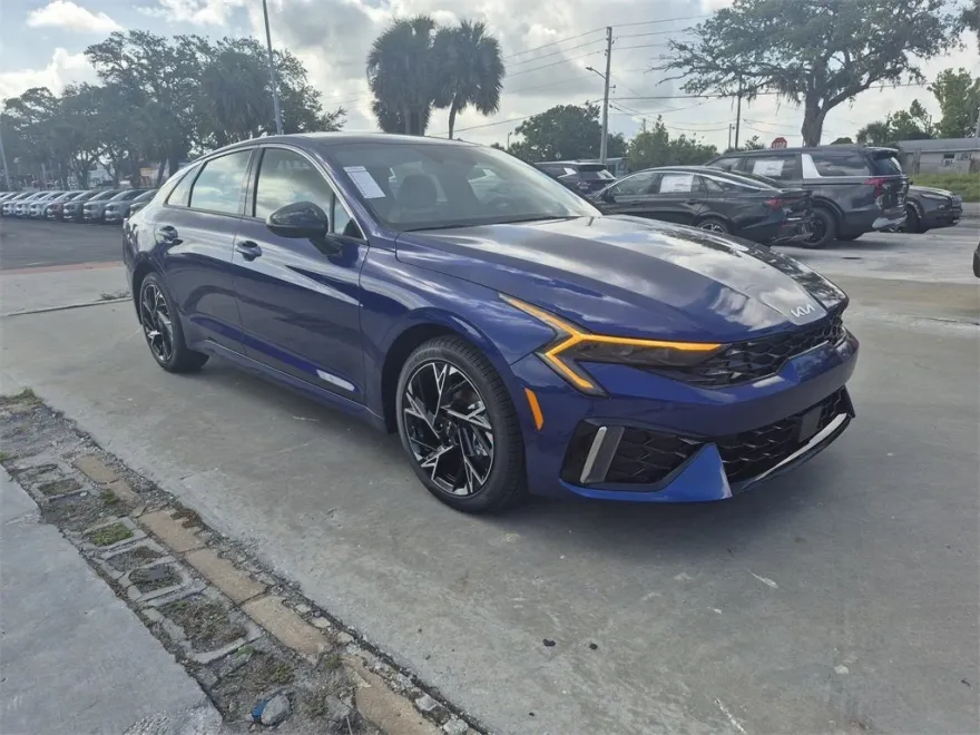 2025 Kia K5 GT-Line photo 2