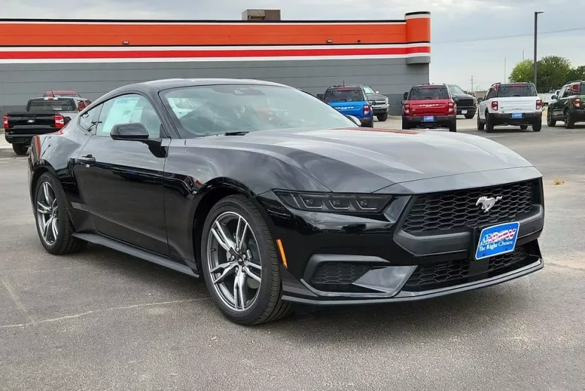 2025 Ford Mustang EcoBoost photo 1