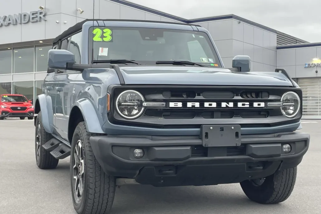 2023 Ford Bronco Outer Banks photo 1