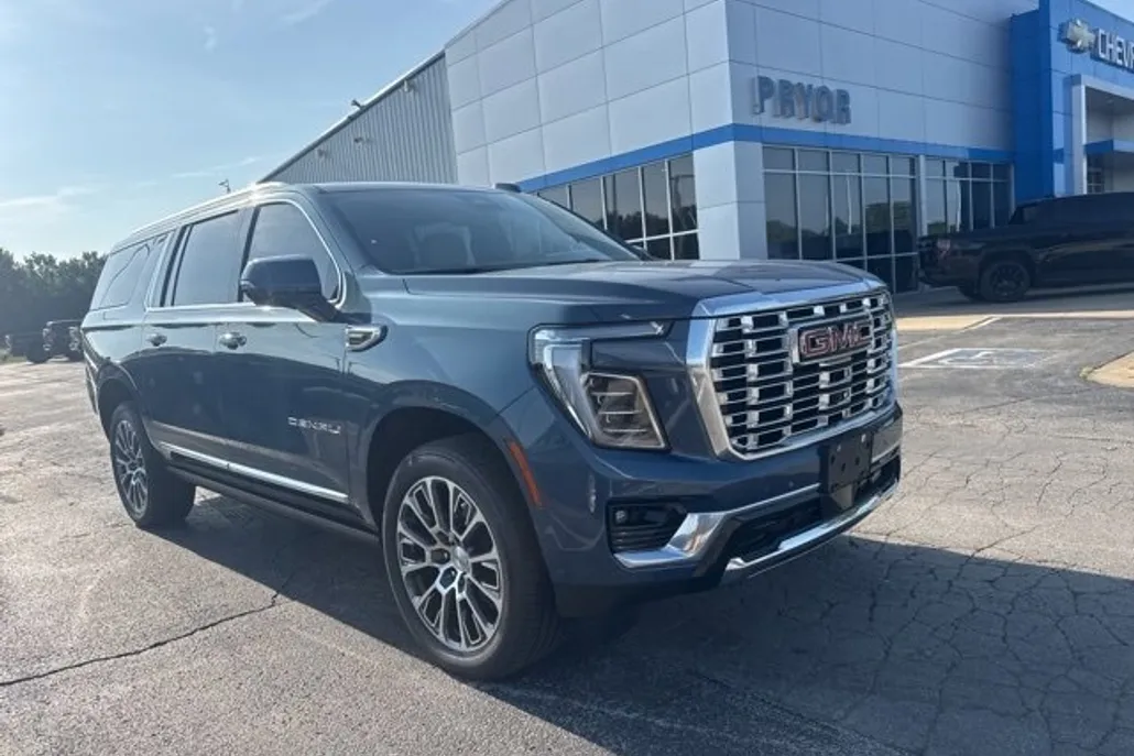 2025 Gmc Yukon XL Denali photo 1