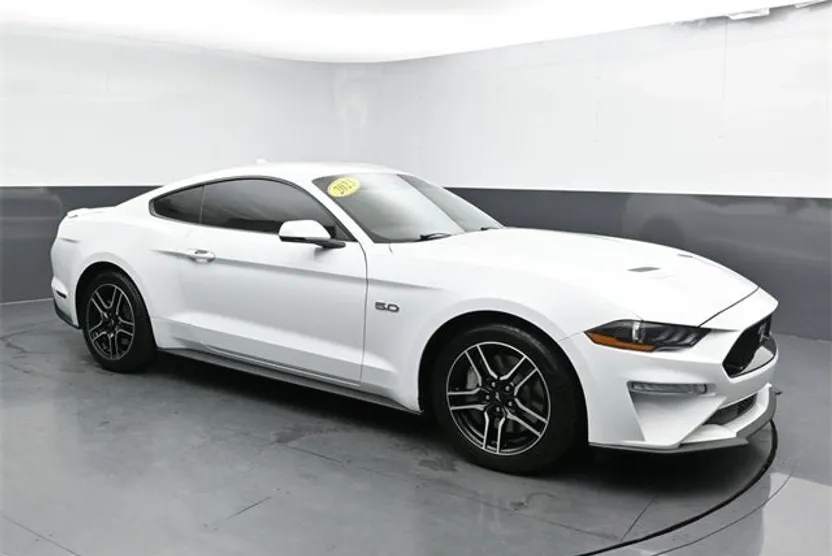2023 Ford Mustang GT Premium photo 1