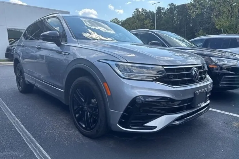 2022 Volkswagen Tiguan SE R-Line Black photo 1