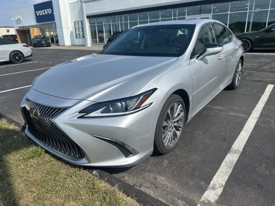 2021 Lexus ES 250 photo 1
