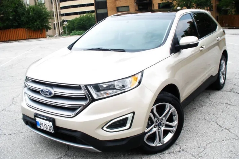 2017 Ford Edge Titanium photo 1