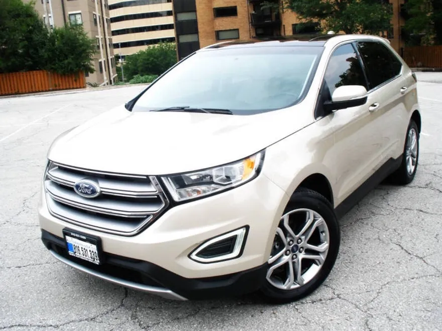 2017 Ford Edge Titanium photo 1