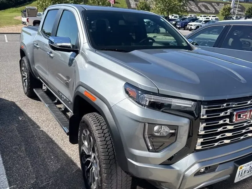 2024 Gmc Canyon Denali photo 1