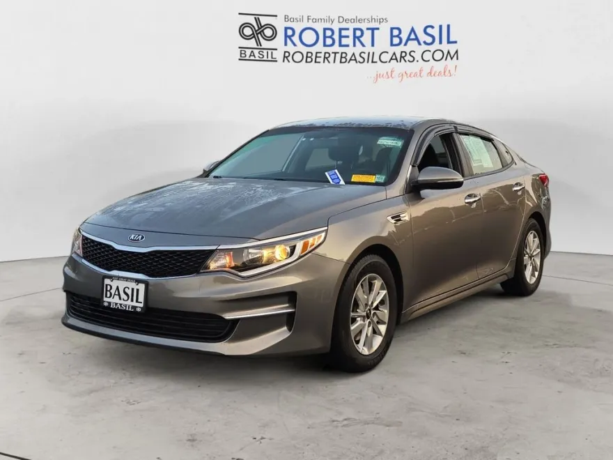 2018 Kia Optima LX photo 1