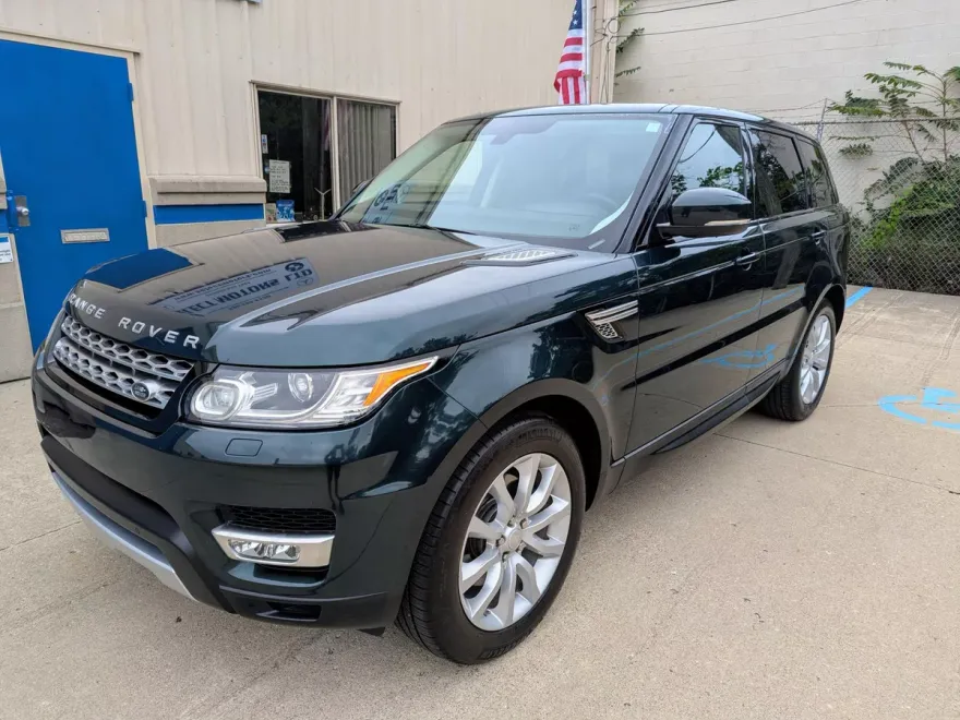 2015 Land Rover Range Rover Sport SE photo 1