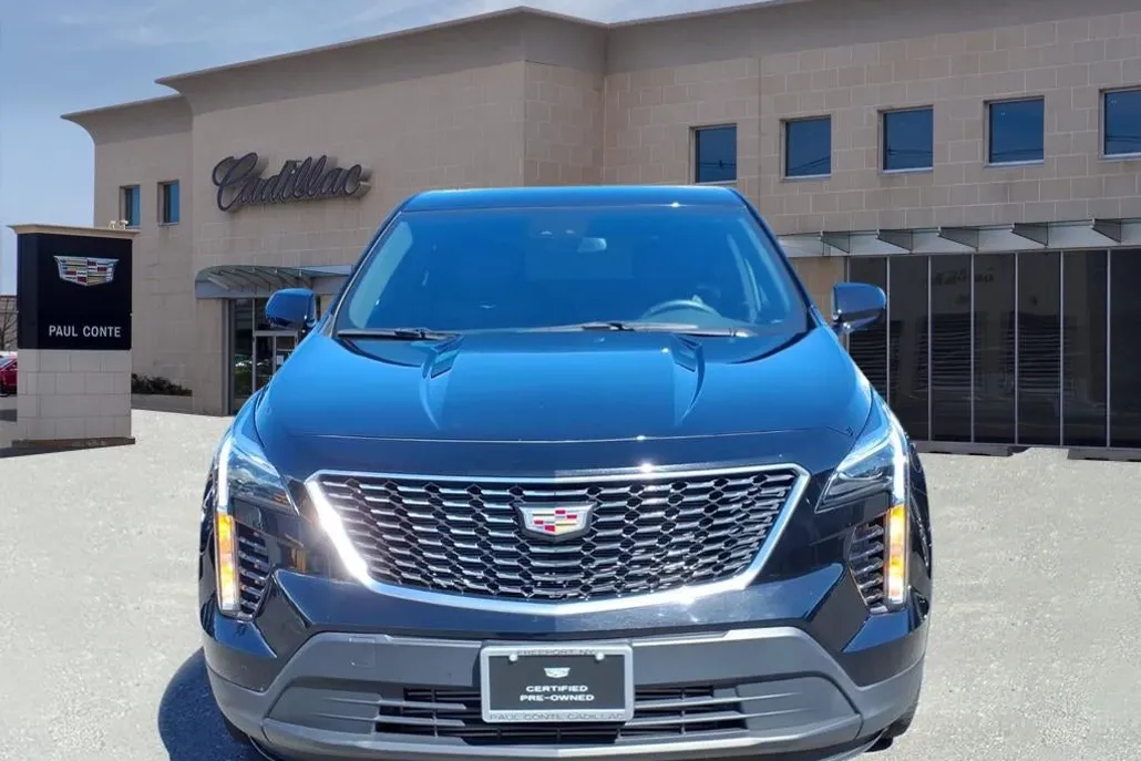 2022 Cadillac XT4 Luxury photo 1