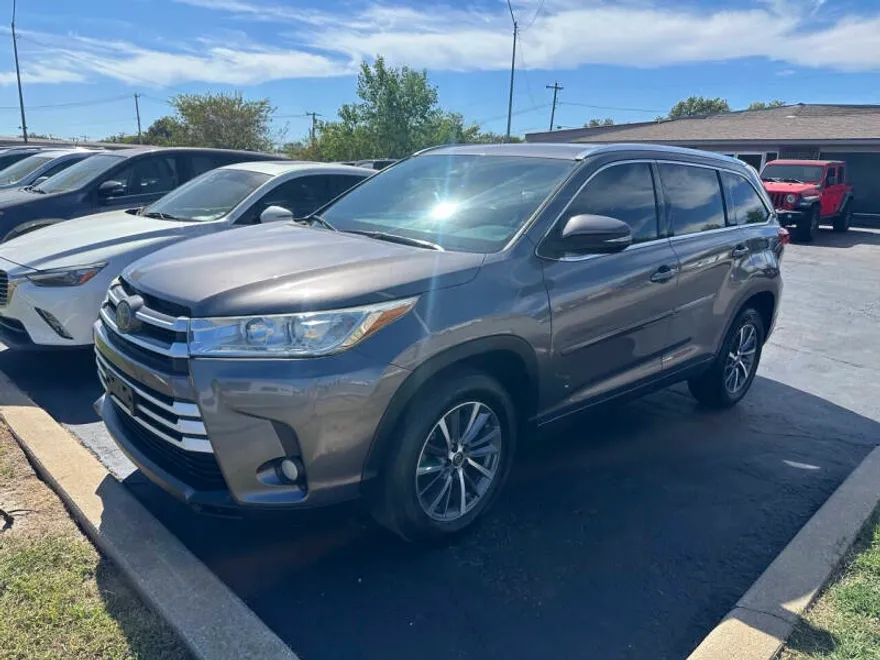 2018 Toyota Highlander SE XLE photo 1