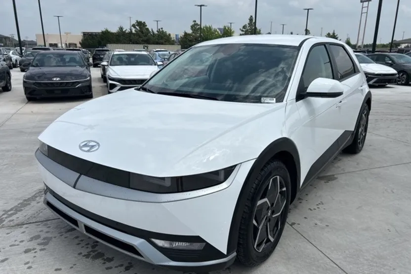 2024 Hyundai Ioniq 5 SEL photo 1