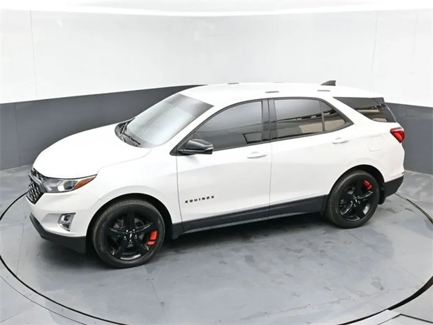 2019 Chevrolet Equinox LT photo 1